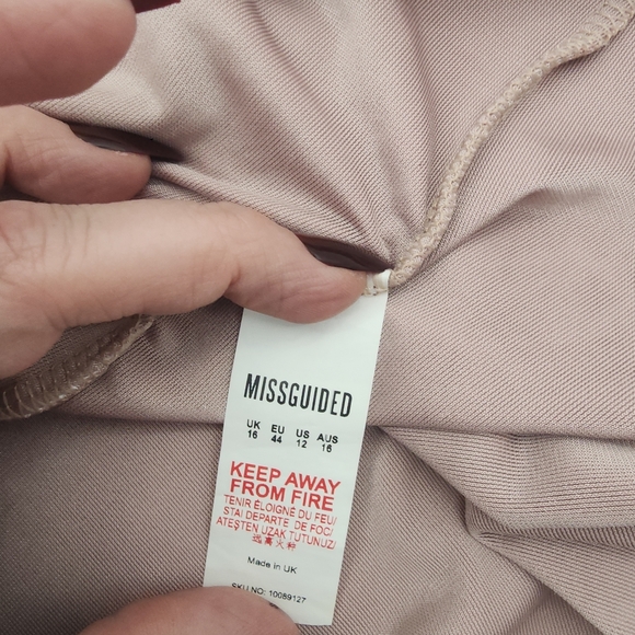 Missguided Blush Velvet Skirt with Black Lace Accent - Picture 4 of 6